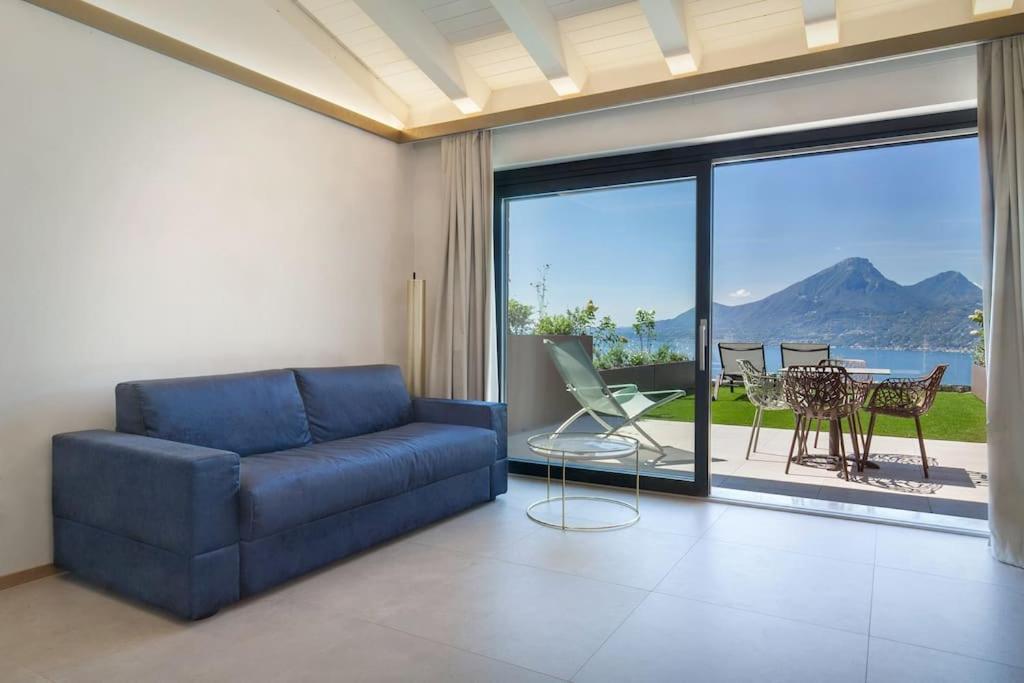 Villa Divina-Apt Armonia-Con Piscina E Vista Lago Castelletto Di Brenzone Exterior foto
