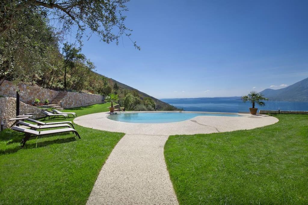 Villa Divina-Apt Armonia-Con Piscina E Vista Lago Castelletto Di Brenzone Exterior foto